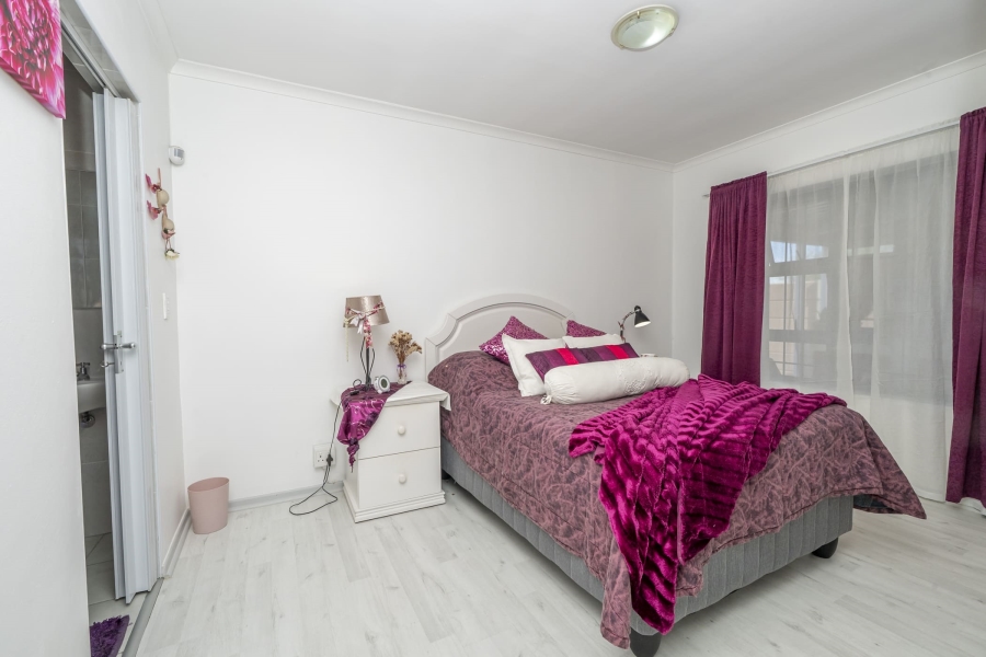 3 Bedroom Property for Sale in De Oude Spruit Western Cape
